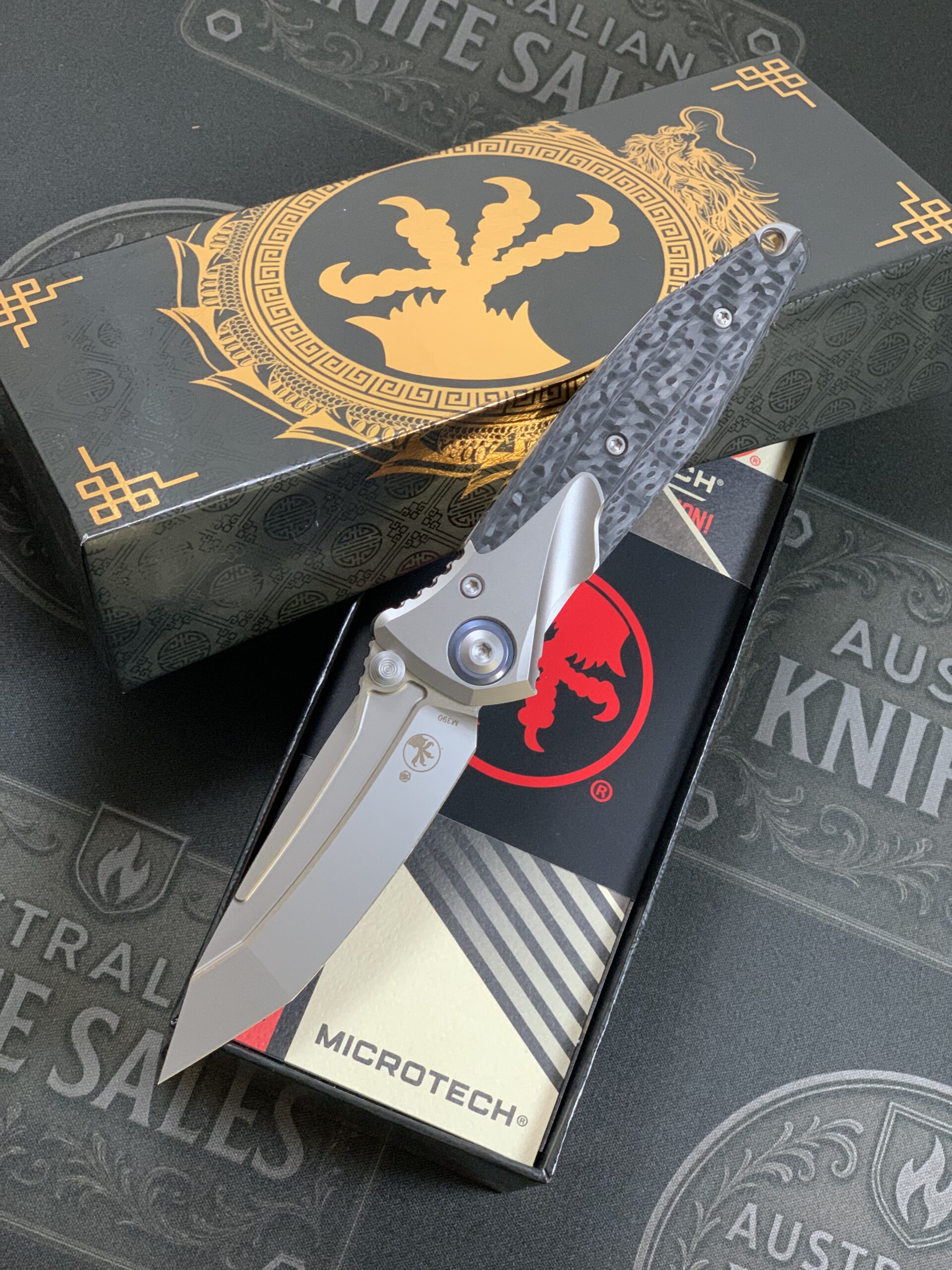Microtech Socom Bravo Mini T/E - Titanium Bolster - Carbon Fiber - Blue Pivot Collar - Bead Blasted Blade